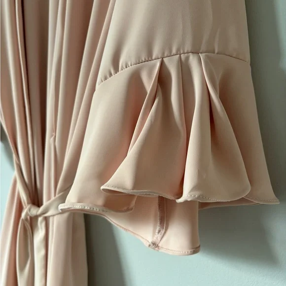 Pink Robe - Picture 3 of 4